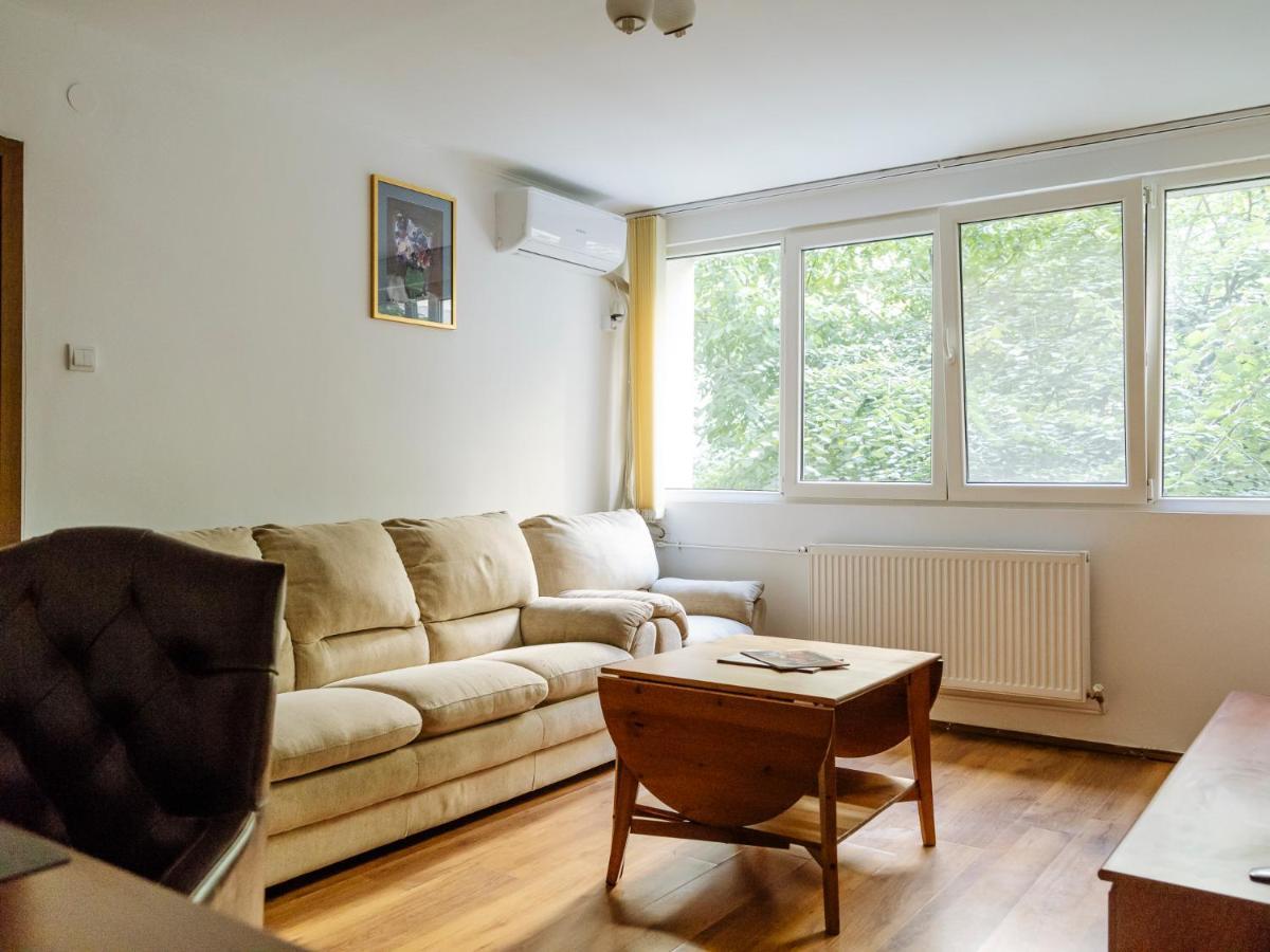 Old Town Historic Apartment With Backyard Mini Park 부쿠레슈티 외부 사진