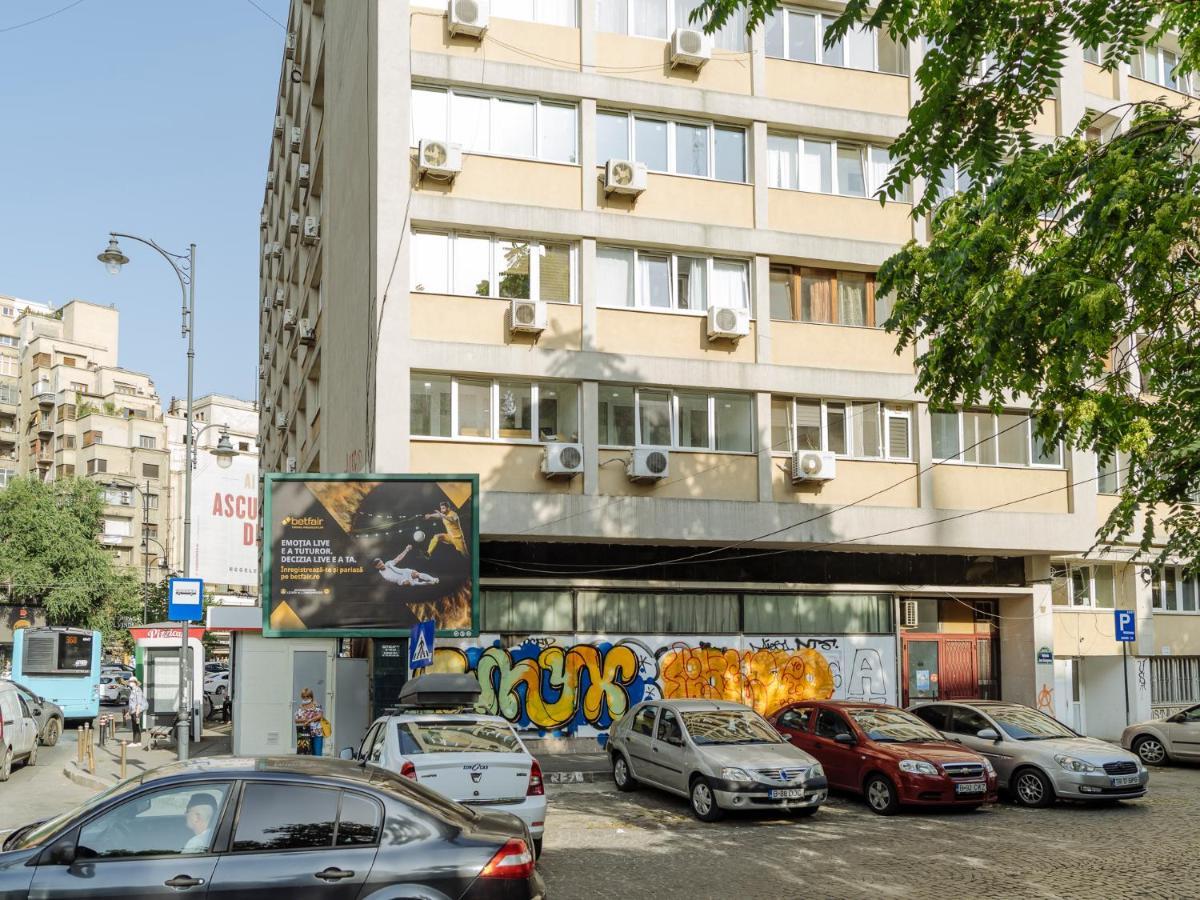 Old Town Historic Apartment With Backyard Mini Park 부쿠레슈티 외부 사진