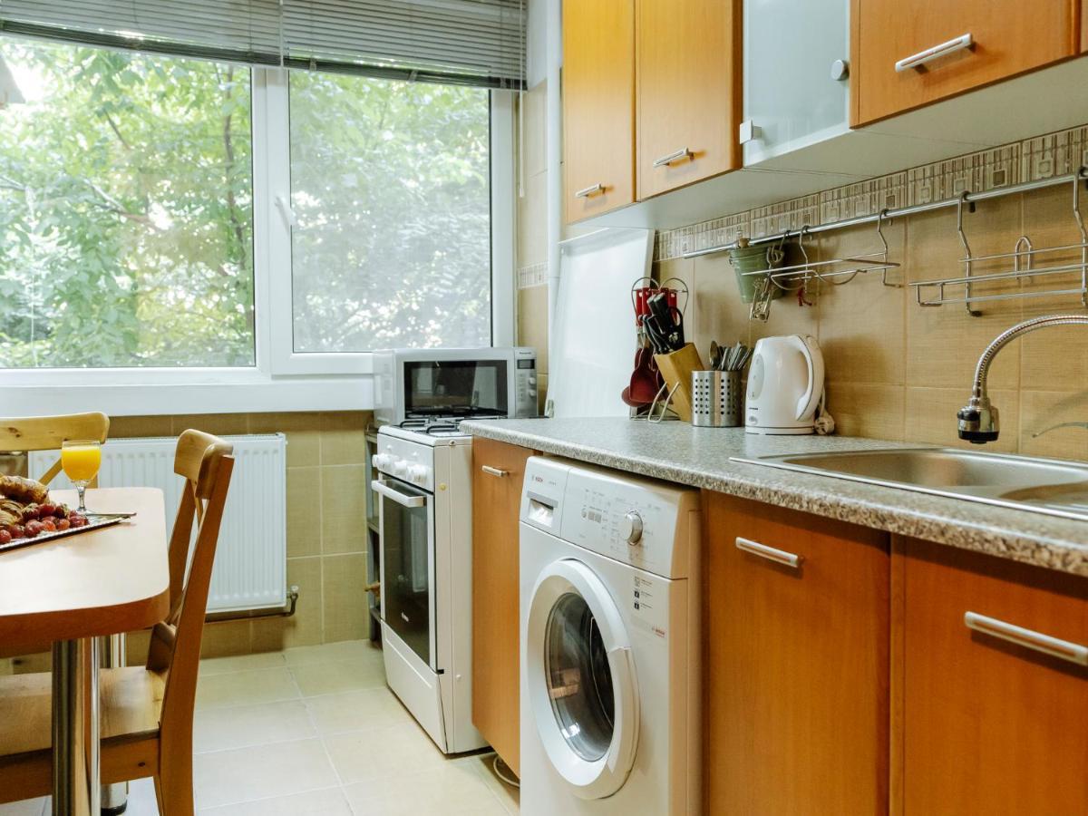 Old Town Historic Apartment With Backyard Mini Park 부쿠레슈티 외부 사진